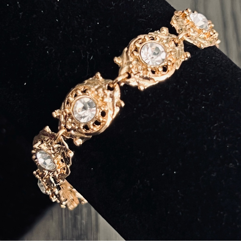 Beautiful Vtg Sparkling Gold Plated Rhinestone Fashion Bracelet w Gift Box